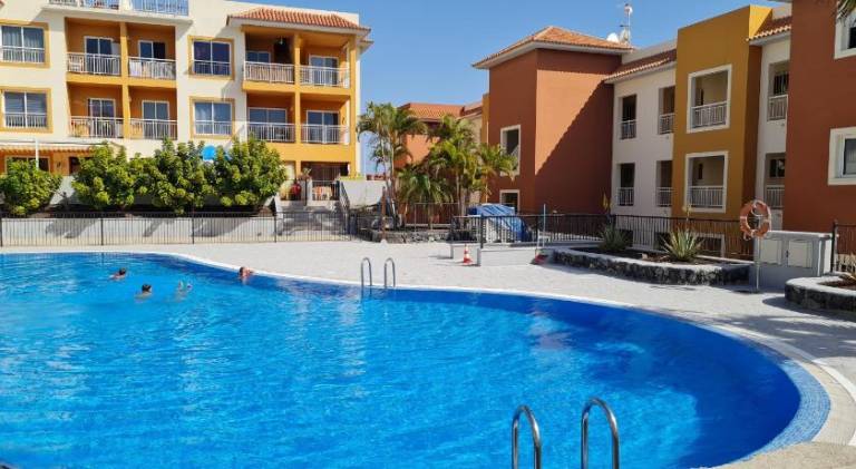Charming rental apartment with patio & pool | Pet-friendly in Adeje