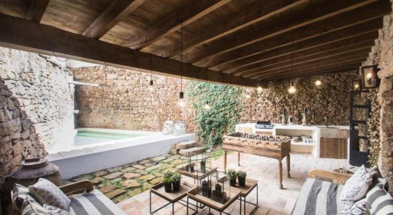 Vacation home with patio & private pool in Teruel
