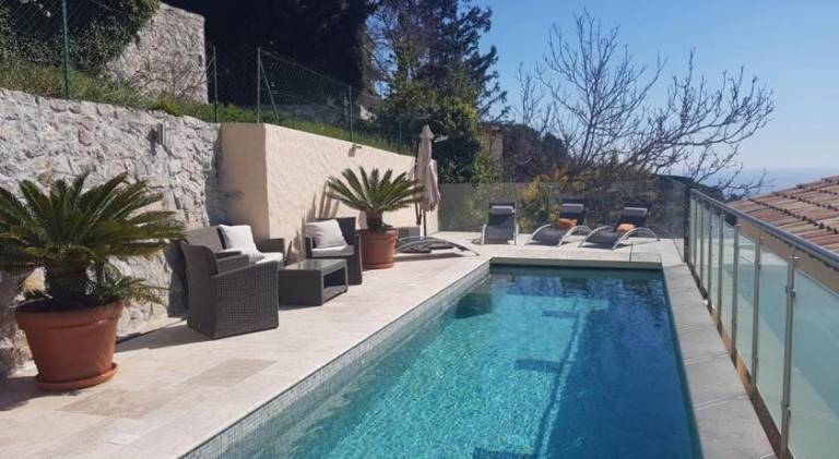 Villa with pool in Èze