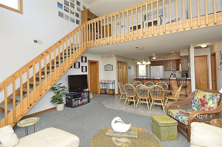 Vacation home with grill | Beach nearby | Pets allowed — photo 5