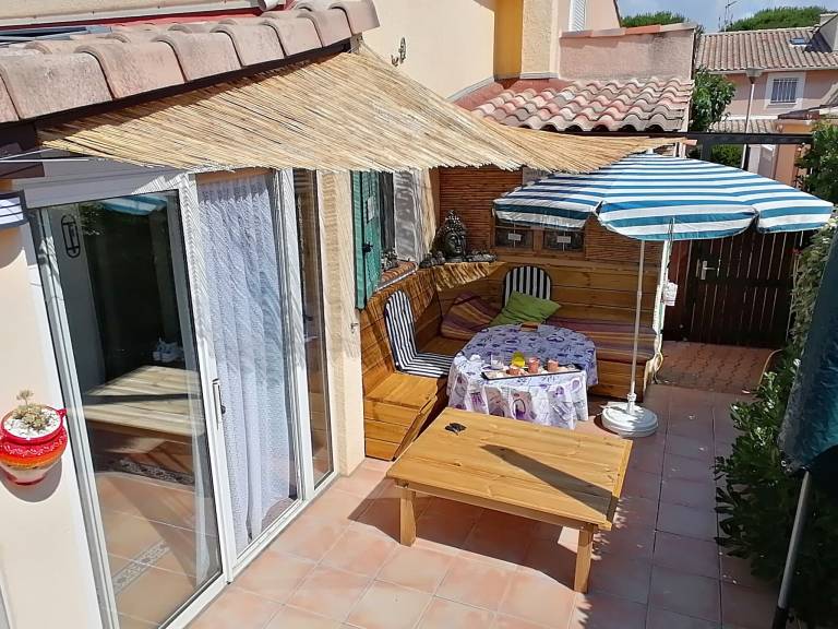 Vacation home with BBQ, pool & terrace — photo 5