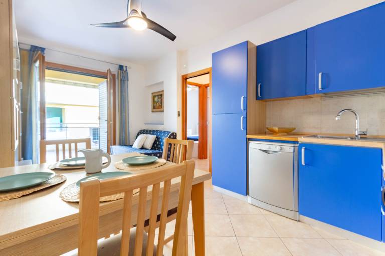Apartment with 2 rooms for 5 persons — photo 2