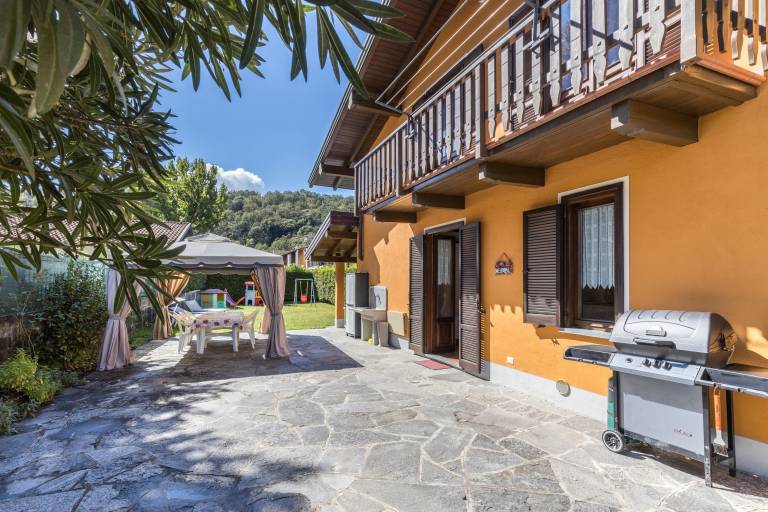 Vacation home with grill, terrace & fast internet | Mountain view | Perfect for remote work in Baveno