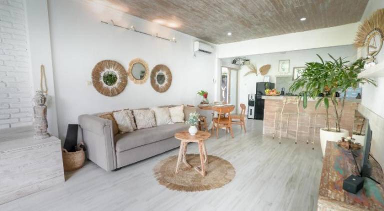Children-friendly beautiful villa with private pool, yard & patio | Perfect for remote work | Pets are welcome — photo 4