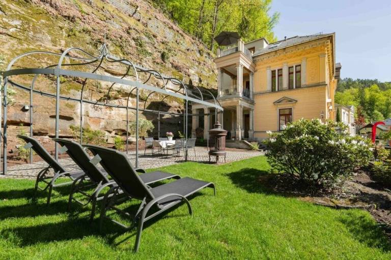 House with patio | Pets allowed — photo 3