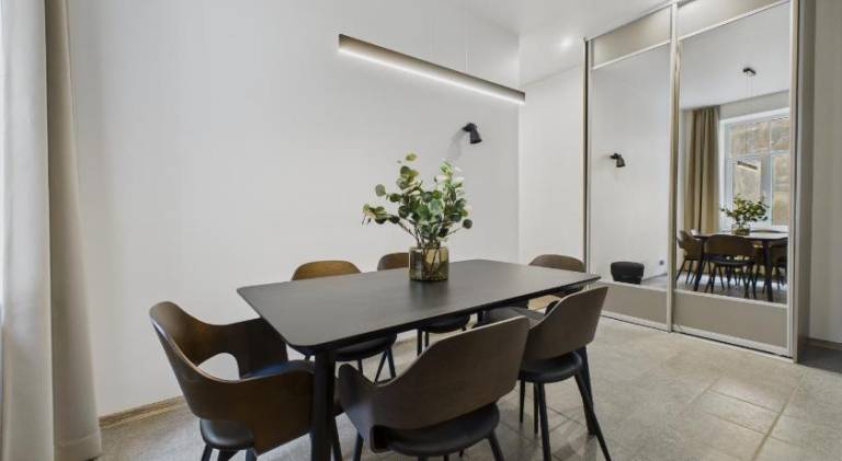 2BR Old Town Apartment near St Peter's Church — photo 3