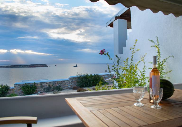 Holiday sunset Villa above the beach — photo 5