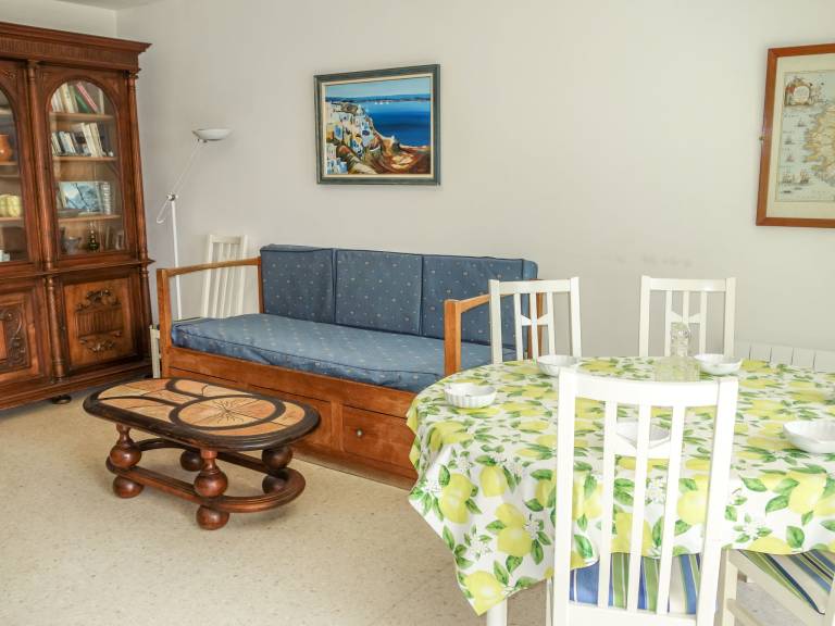 Fully equipped nice rental apartment with patio | Sea view | Pet-friendly — photo 5