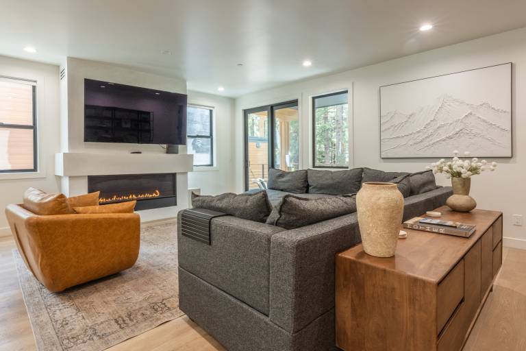 New Luxury 4BR /3BA Obsidian Reserve 126 – Private Hot Tub & Sauna, 2-Car Garage, gr8 Views! — photo 2