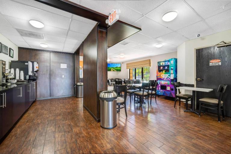 Wingate by Wyndham Leesburg Florida — photo 3