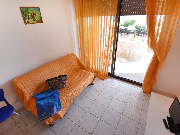 Holiday apartment with yard | Sea view — photo 5