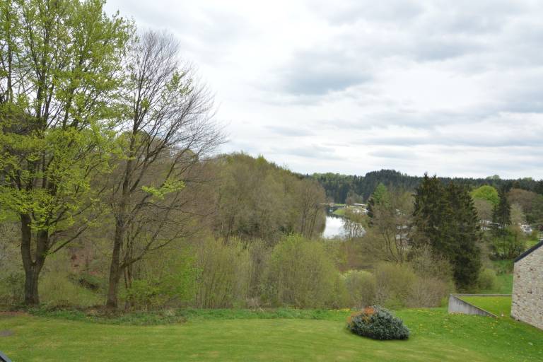 Ample rental apartment with yard | Nature view | Pets allowed — photo 5