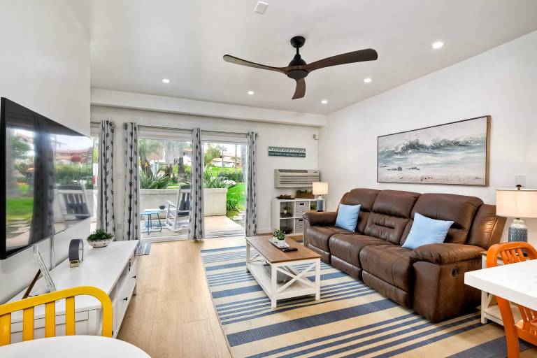 Condo with heated pool — photo 4