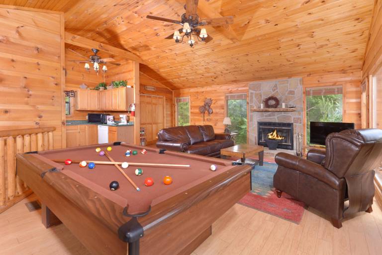 Great Mountain View Next to Dollywood Pool Table Pet Friendly Hot Tub — photo 5