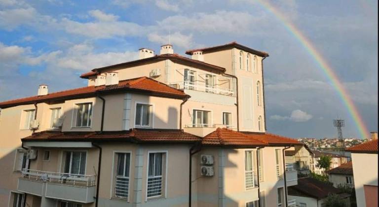 Rental apartment with terrace & yard in Burgas