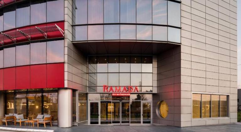 Ramada by Wyndham Bucharest Otopeni Airport — photo 5
