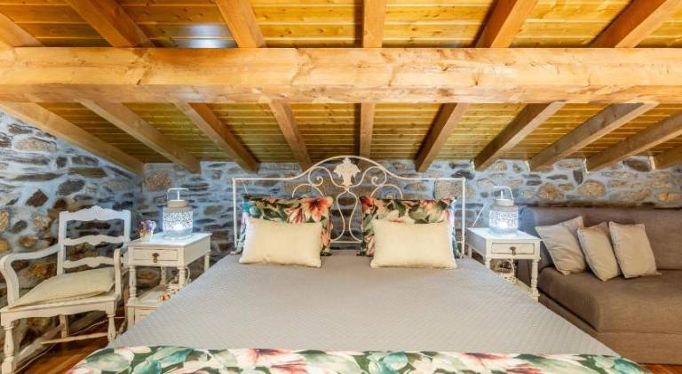 House with patio, pool & BBQ | Pet-friendly — photo 2
