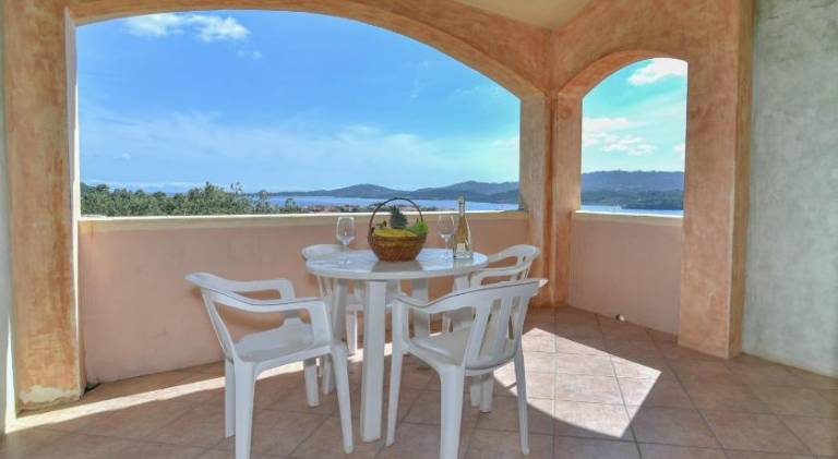 Serviced apartment with garden in Arzachena