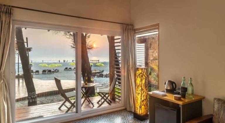 Villa with patio, yard & jacuzzi — photo 4