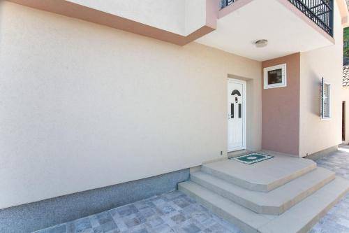 Vila Virpazar