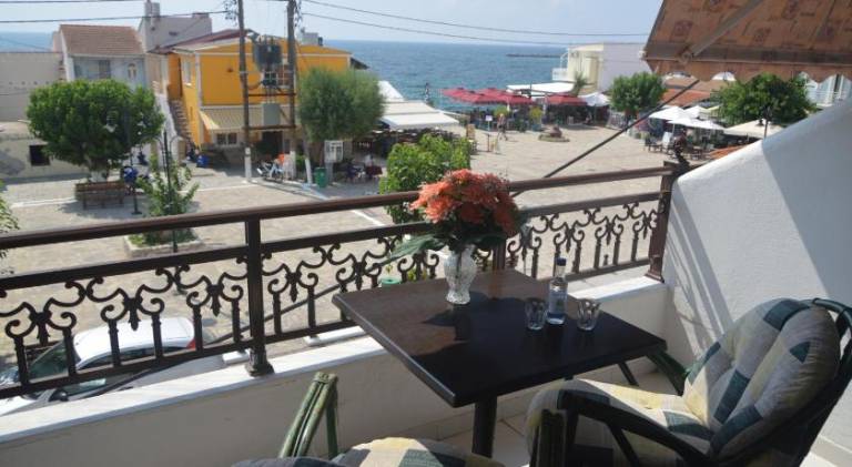Apartment with terrace — photo 4