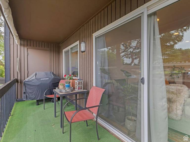 Child-friendly lovely condo with pool & patio | Pets are welcome — photo 2