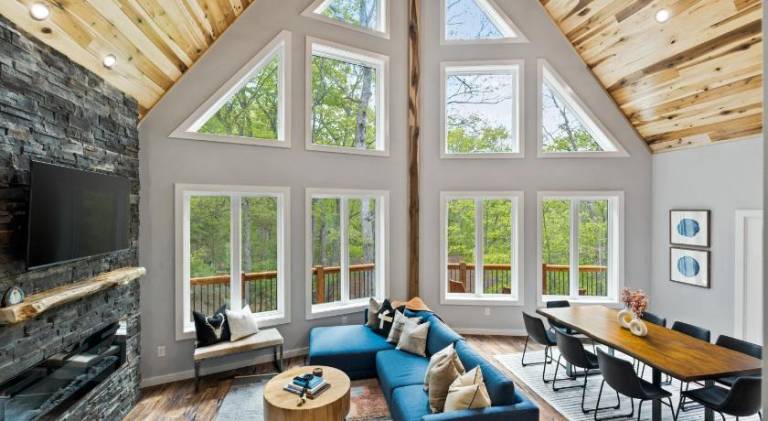 Vacation home with jacuzzi — photo 3