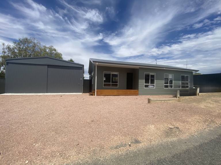 House  Moonta Bay