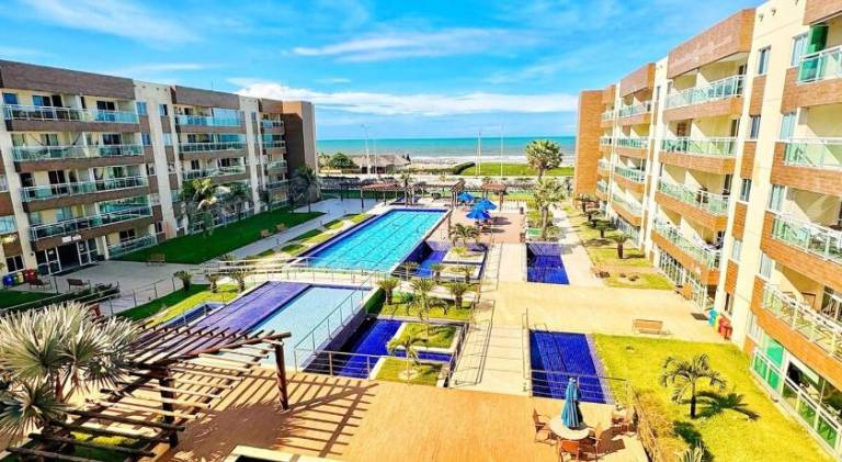 Holiday apartment with pool & hot tub in Fortaleza