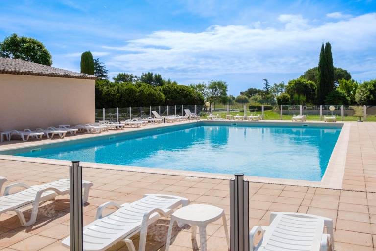 Apartment 'Vaugrenier Presidences' with Sea View, Wi-Fi and Air Conditioning in Biot