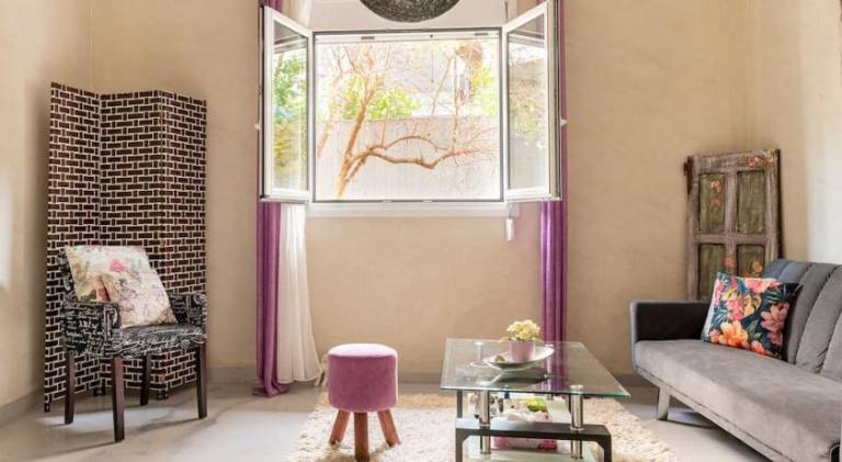 Rental apartment with 1 room for 5 persons in Glyfada