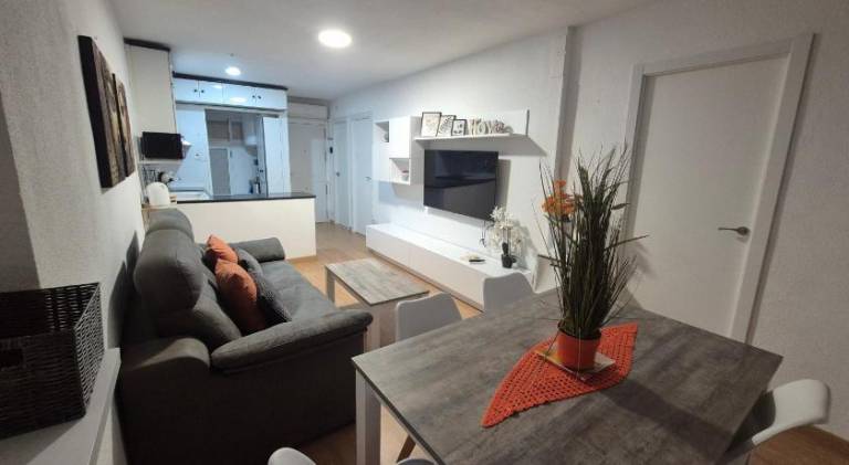 Apartment with private pool & yard — photo 2