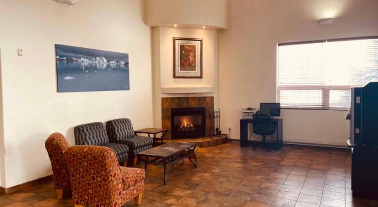 Aurora Park Inn & Suites — photo 4