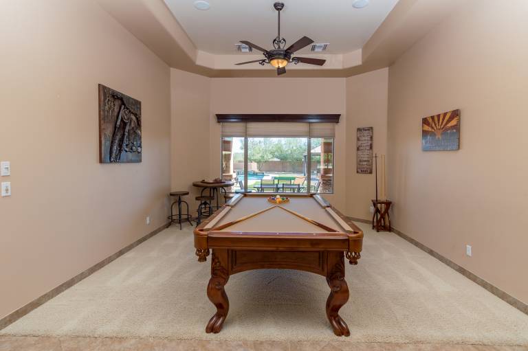 Vacation home with yard, private pool & barbeque — photo 3