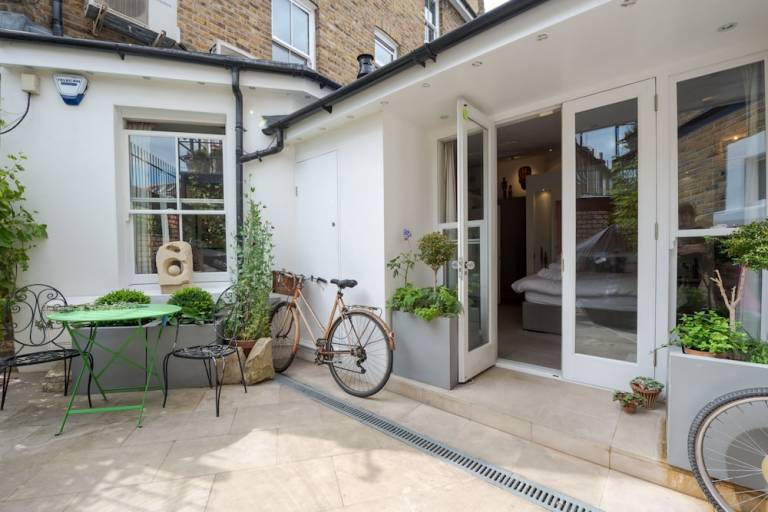 Apartment  Acton