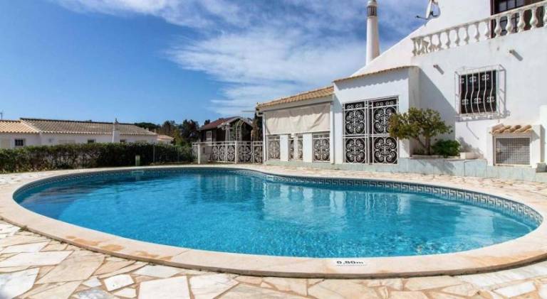 Villa with garden, pool & barbeque — photo 3