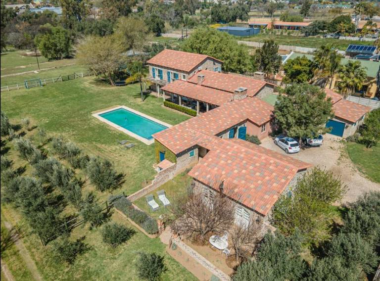 Hartland Country House in Oudtshoorn