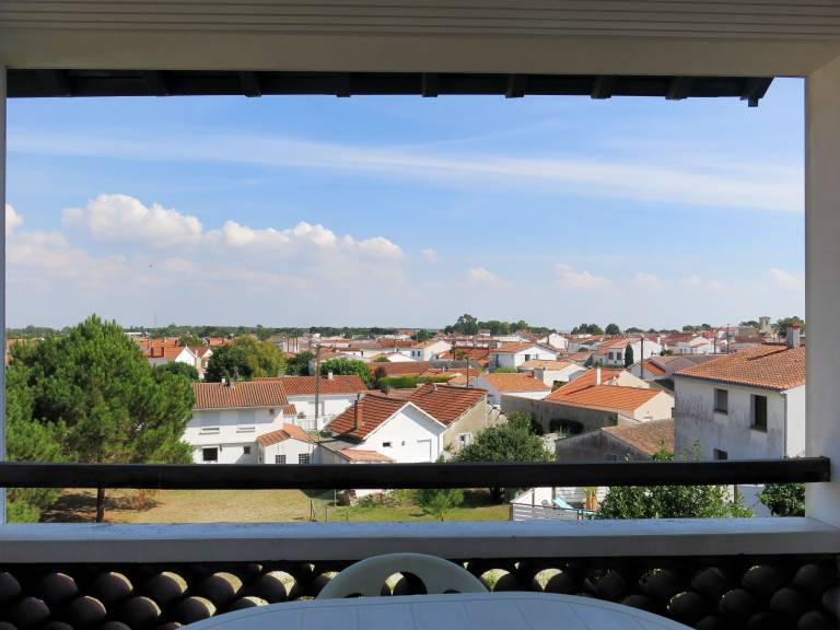 Rental apartment with patio, BBQ & garden | Next to the beach | Pets allowed — photo 3