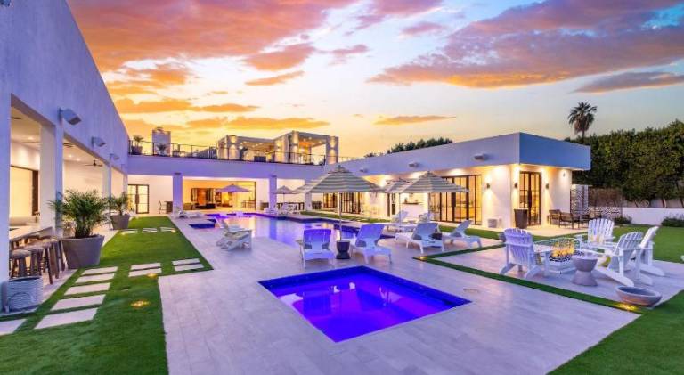Old Town Scottsdale Luxury Villa - Heated Pool, Spa, Rooftop Deck, Sauna, Speakeasy — photo 4