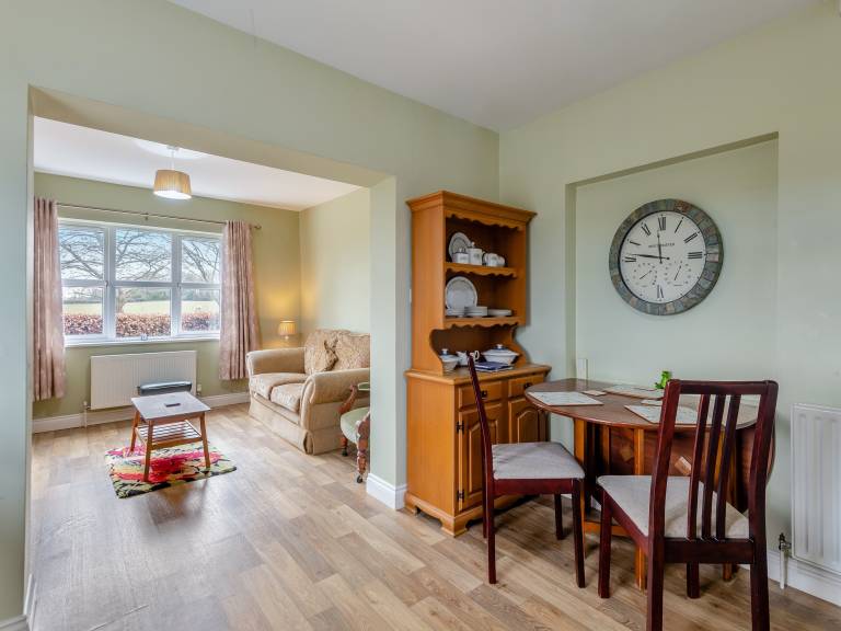 Family-oriented pleasant cottage | River view | Pets are welcome — photo 5