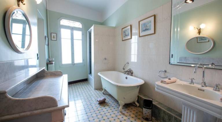 Fully equipped nice vacation home with grill, patio & yard | Good for workation | Pet-friendly — photo 2