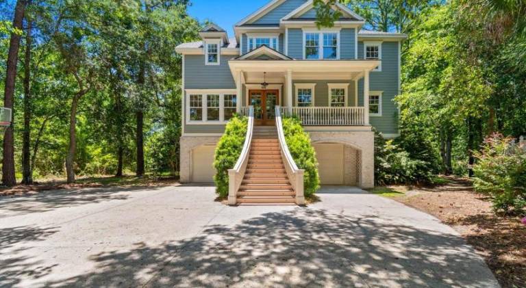 Vacation home with 5 rooms for 12 persons in Litchfield, SC