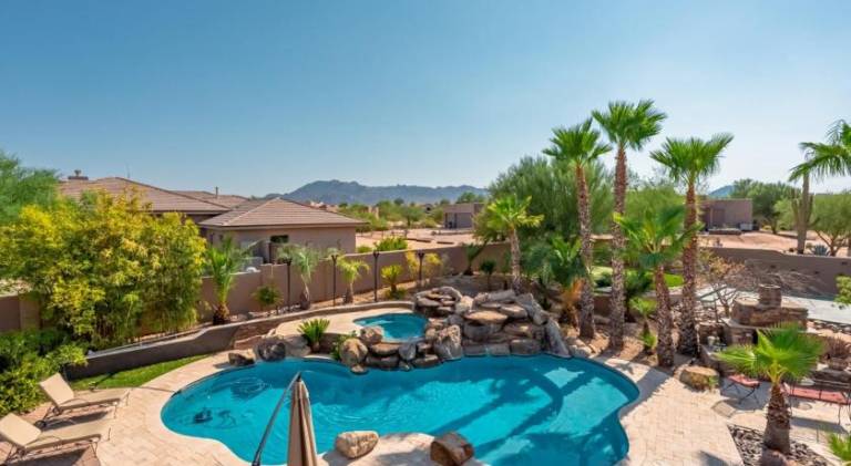 Sleeps 25 • Heated Pool and Spa • Pickleball Court — photo 3