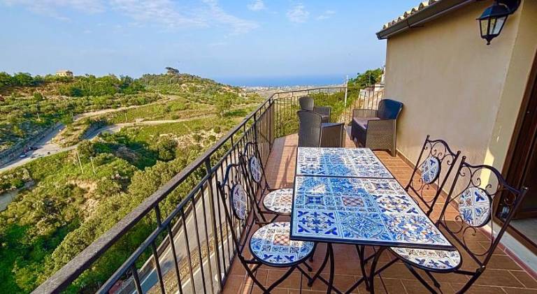 House with 1 room for 5 persons in Catanzaro