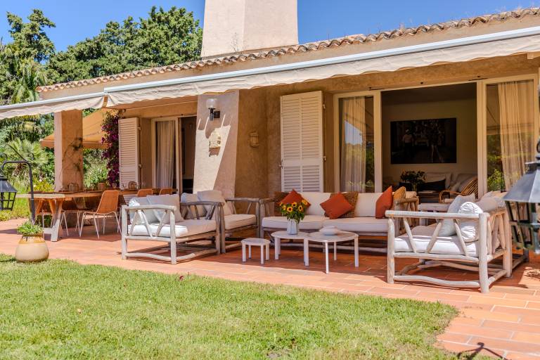 Family-friendly spacious vacation home with garden, pool & barbeque | Next to the beach | Dogs allowed in Saint-Tropez