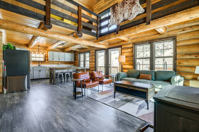 Riverfront Montana Log Cabin w/ Mountain Views! — photo 4