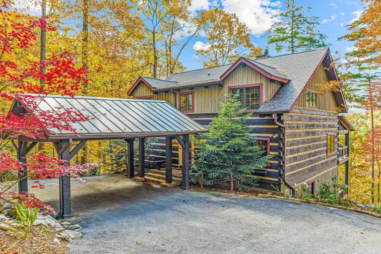 Lodge  Sapphire