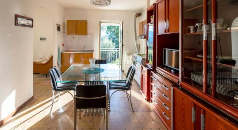 Apartment with grill, patio & yard — photo 5