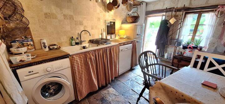 House with jacuzzi — photo 3