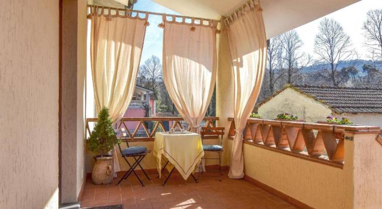 Fully equipped wonderful house with yard & terrace | Dogs allowed in Camaiore